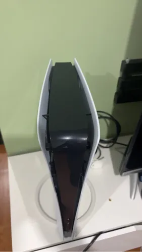 PS5 com pouco tempo de uso