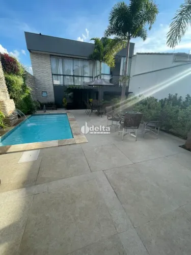 Linda Casa MOBILIADA disponível no bairro Cidade Jardim em Uberlândia MG