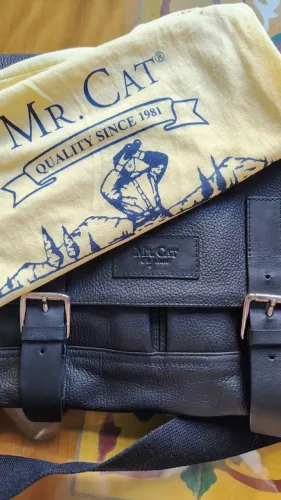 bolsa carteiro mr cat couro legítimo preta