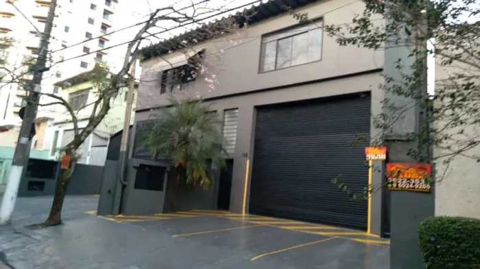 Galpão na Avenida General Charles de Gaulle, 136  280 m²