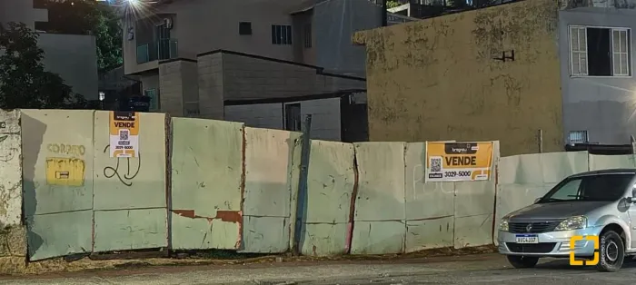 Terreno de Esquina Residencial/Comercial com 814,24m2 na Rua Heitor Blum - Estreito - Flor