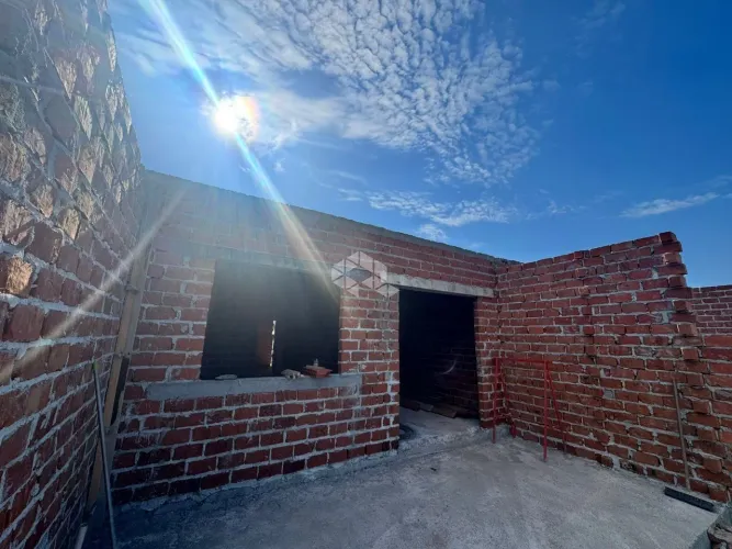Casa Geminada com 03 dormitórios sendo um suíte no Bairro Forqueta em Caxias Do Sul