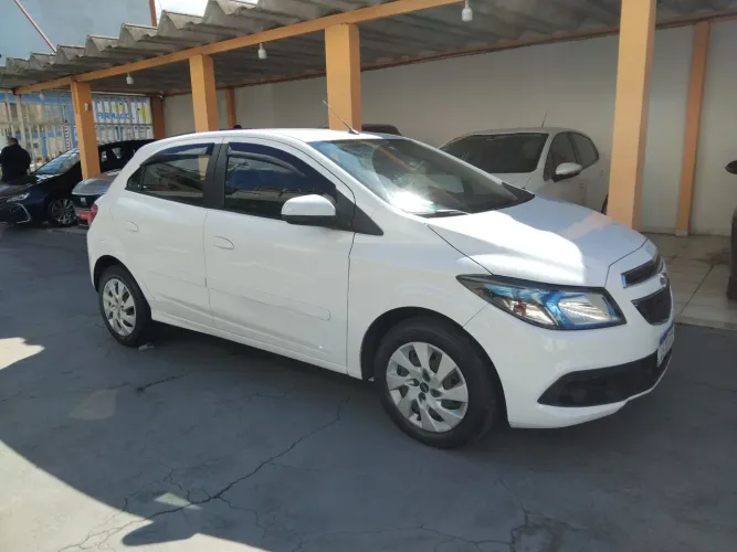 Chevrolet Onix Hatch LT 1.4 8V Flex Power Mec. 4P 2014