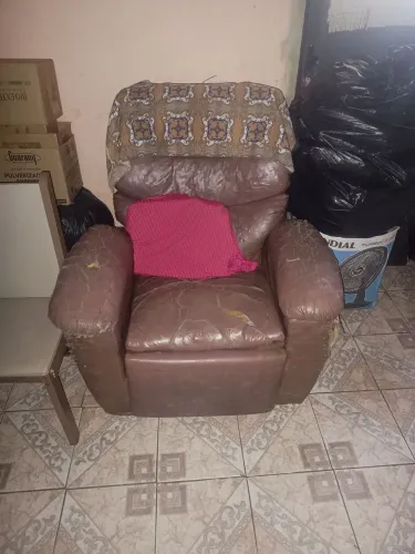Poltrona de Couro usada