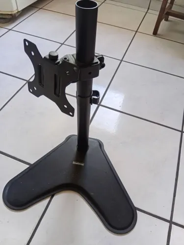 Suporte para TV tripé