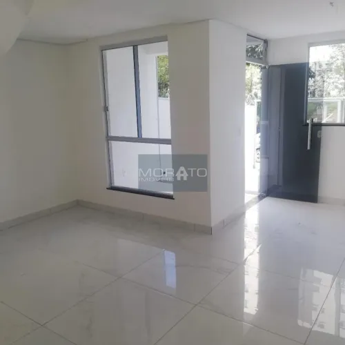 Casa Geminada 03 Quartos, Suíte, 1 Vaga no Bairro Vila Clóris
