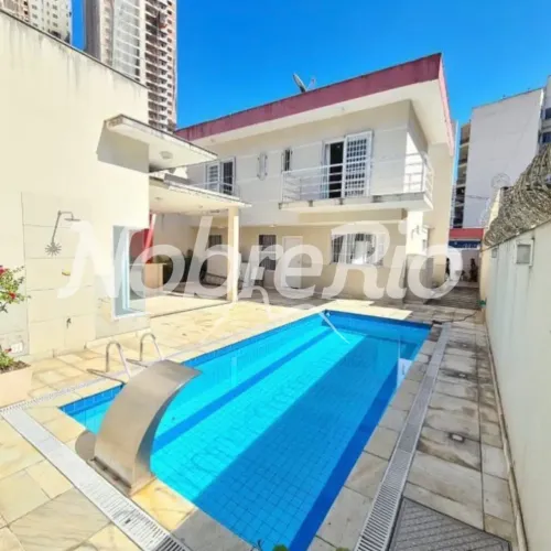 Casa com 3 quartos 2 suítes - Área Gourmet e Piscina