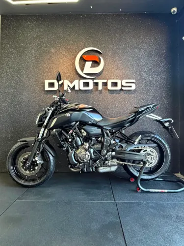 YAMAHA MT 07 - 2024 - EXTRA!
