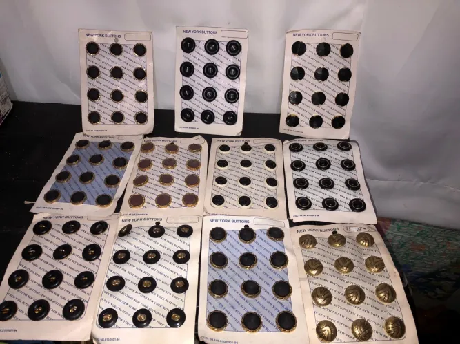 Lote Fechado Botões Antigos Originais "New York Buttons" (49 Cartelas)