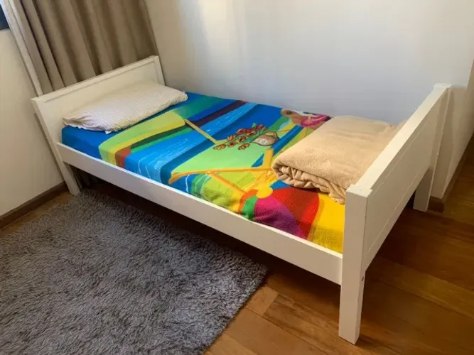 Cama de solteiro branca Tok Stok