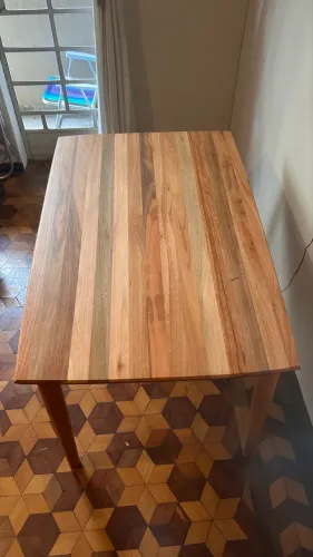 TAMPO de mesa em madeira maciça (4 lugares)