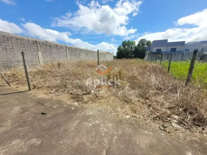 Imóvel para venda possui 360 metros quadrados em Morada de Laranjeiras - Serra - ES