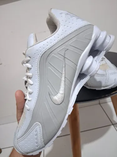 Tênis Nike Shox R4 Tamanho 41 - Linha Premium (Usado)