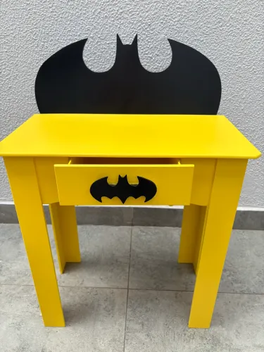 Escrivaninha infantil personalizada 