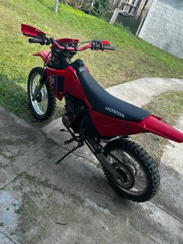 Vendo moto de trilha 