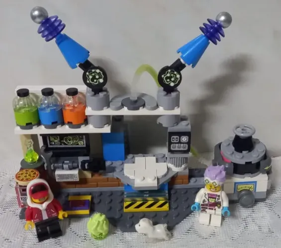 Lego Hidden Side: O Laboratório de Fantasmas de J.B. 70418 original