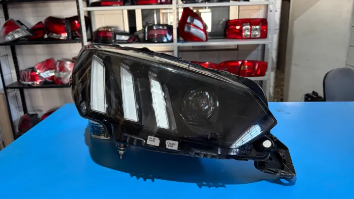 Farol Peugeot 208 2021,2022,2023,2024 original sem recuperação