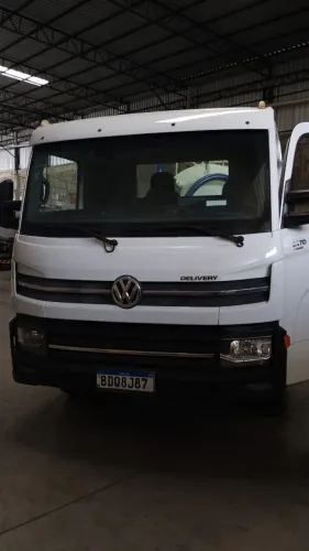 caminhão VOLKSWAGEN 9.170 4X2 DELIVERY com TANQUE ACO COMBINADO 4M3