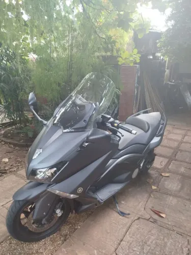 Maxi- Scooter 530 cilindrada