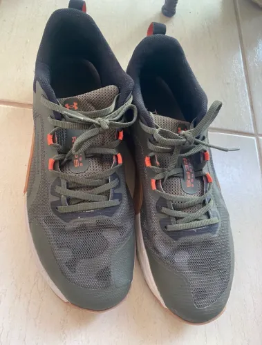 Tênis Under Armour tribase 44