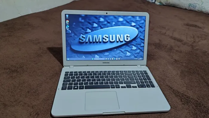 Notebook Samsung CORE i3 RAM 8GB SSD 240 GB 