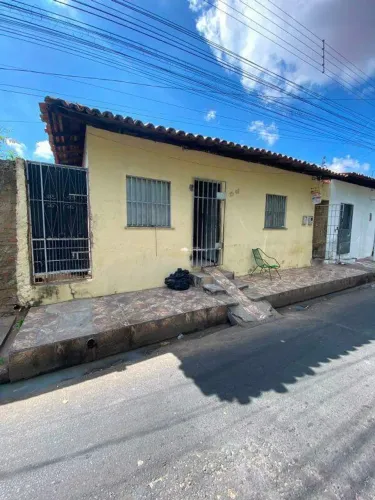 CASA RESIDÊNCIAL NO BAIRRO PARQUE PIAUI.