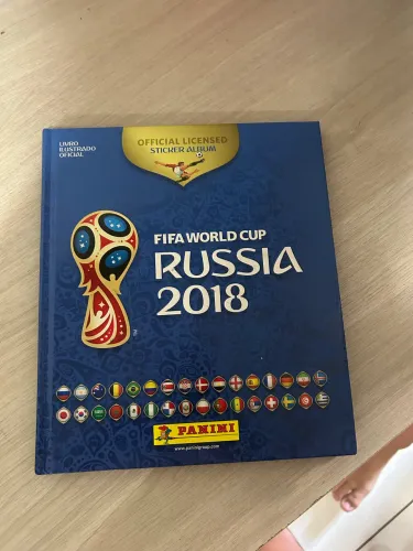 Vendo álbum da copa 2018 capa dura completo
