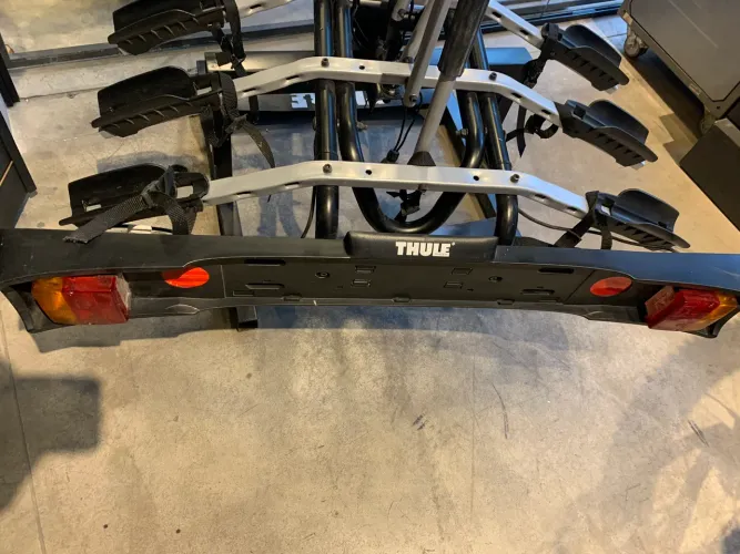 Suporte Thule Rideon Transbike P/3 Bicicleta Engate 9503 Cor prata e preto