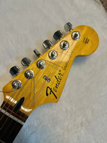 Guitarra Fender Stratocaster