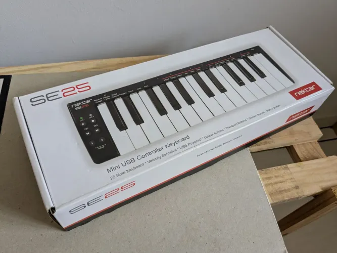 Teclado MIDI Nektar SE25