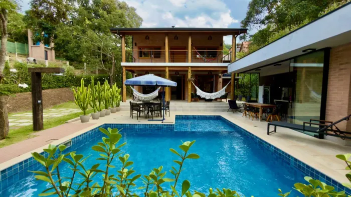 Casa condomínio Atibaia!