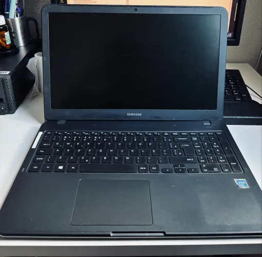 Notbook Samsung Essentials 