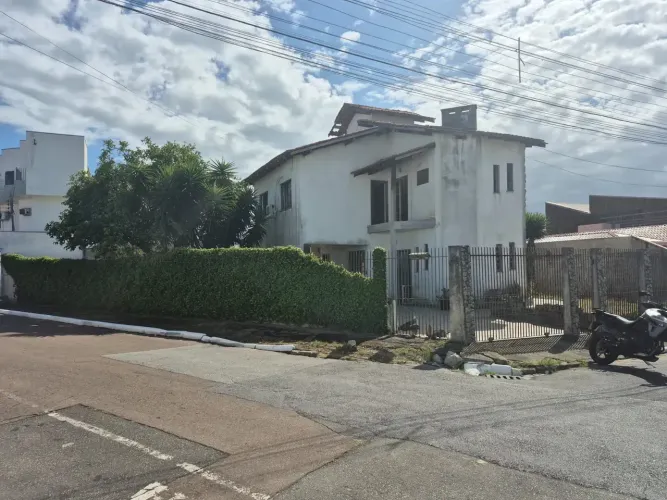 Imóvel para venda possui 162 metros quadrados com 4 quartos em Barra do Rio - Itajaí - SC