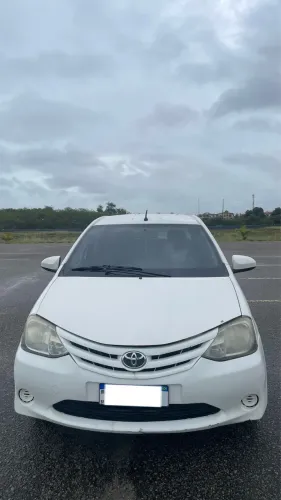 Toyota Etios X Sedan 1.5 Flex 16V 4P Mec. 2015