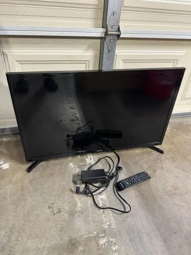 Tv semi nova