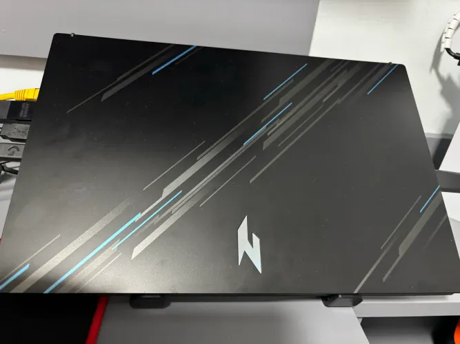 Notebook gamer v15 RTX3050/i5 13th/32gb ram