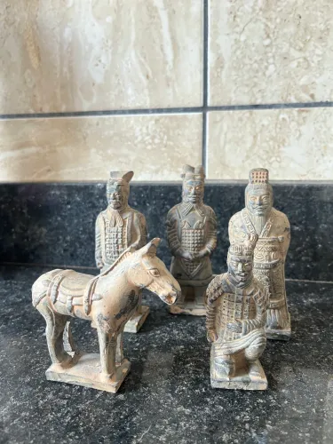 Miniaturas Guerreiros de Terracota - Conjunto Novo com 5 Peças