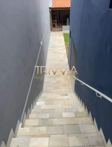 Casa à Venda Completa e Muito Bem Localizada
