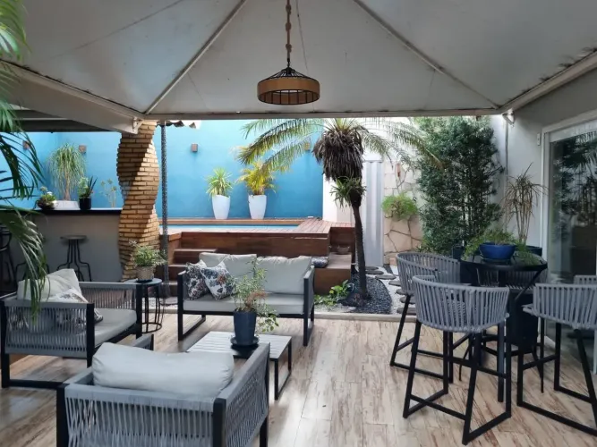 Casa a Venda em Condomínio Fechado com 3 quartos - 242m2 - Bairro Planalto - Cuiabá - MT