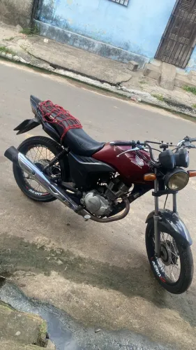 Fan 150 2011 venda ou troca em outra moto maior assumo parcelas também !