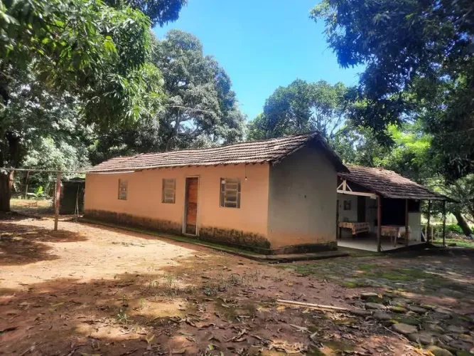 VENDE-SE CHÁCARA NO SETOR QUINTA DA BOA VISTA - GOIÂNIA - GOIÁS