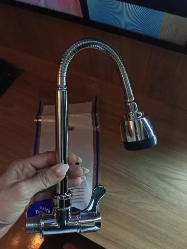 Torneira gourmet flexível de parede 2 jatos