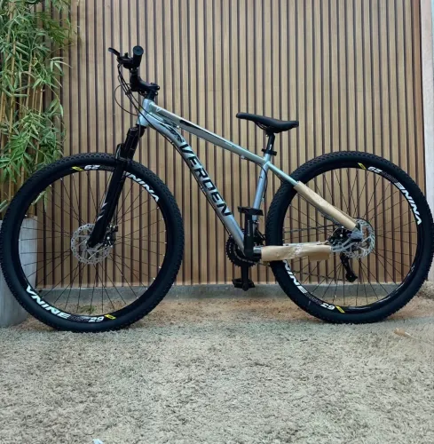 BICICLETA ARO 29 COM MACHA NOTA FISCAL E GARANTIA ?