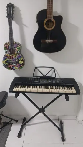 Vendo teclado e bateria para iniciantes! Mais informações no WhatsApp *