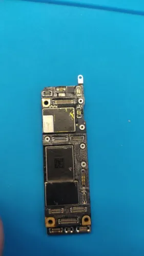 placa iphone 11 com defeito 