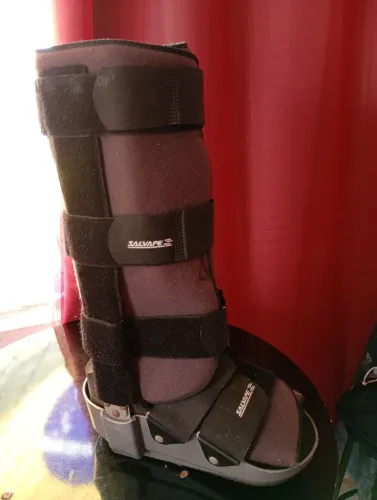 Bota ortopédica Pouco Usada