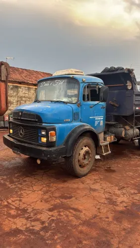 CAMINHÃO CAÇAMBA - MERCEDES-BENZ 1113
