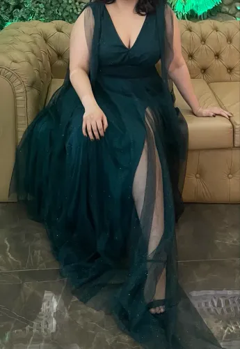 Vestido Longo Verde Esmeralda com Brilho e Fenda | Festa Madrinha Plus Size