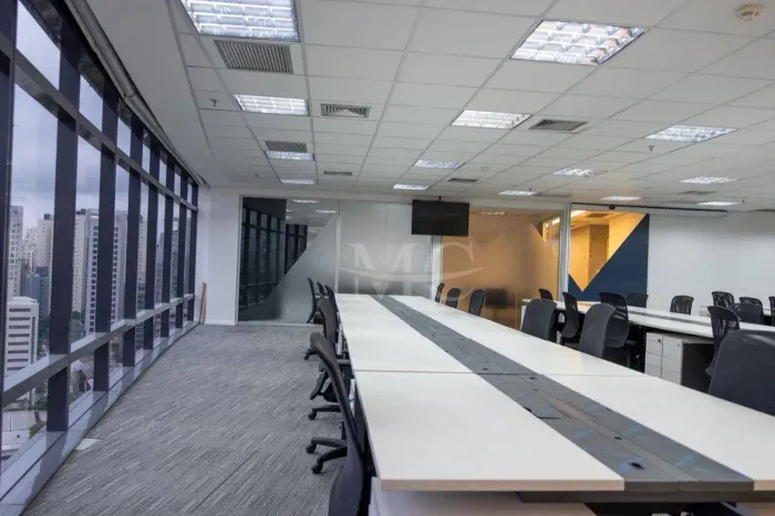 SALA MOBILIADA ALTO PADRÃO BERRINI