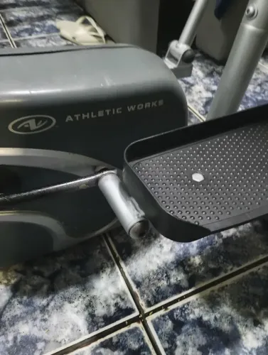ELÍPTICO MUITO NOVO